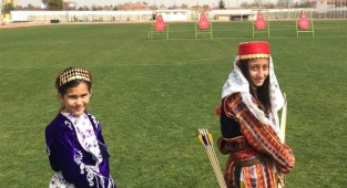 KARAMAN’DA GELENEKSEL TÜRK OKÇULUĞU YARIŞMALARI DÜZENLENDİ
