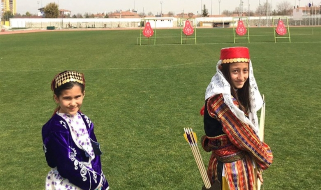 KARAMAN’DA GELENEKSEL TÜRK OKÇULUĞU YARIŞMALARI DÜZENLENDİ