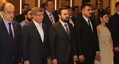 Davutoğlu Gençlik Buluşmasında Göz Yaşlarına Hakim Olamadı