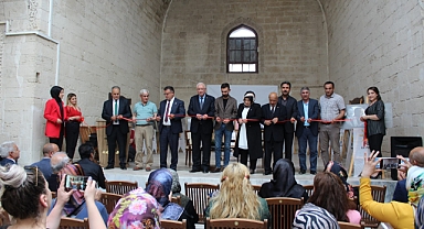 Hatuniye Medresesinde resim sergisi açılışı yapıldı.