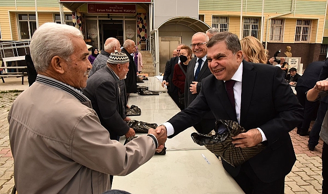 İslam Aleminde Ramazan Bayramı Sevinci Yaşanıyor