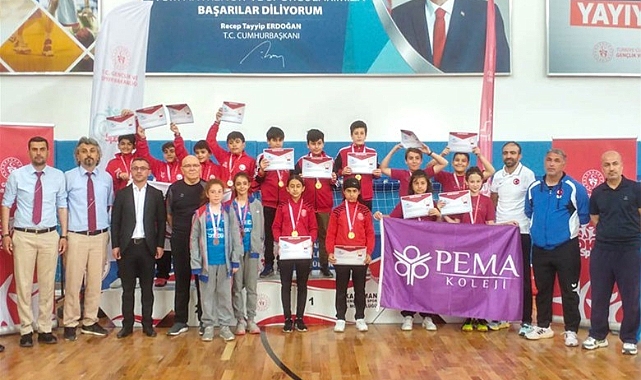 KÜÇÜKLER MASA TENİSİ GRUP MÜSABAKALARI TAMAMLANDI