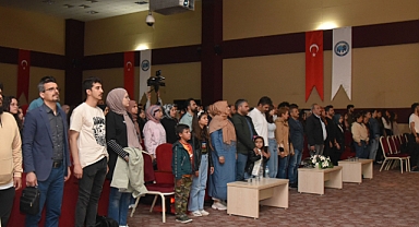 TİYATRO OYUNU BÜYÜK BEĞENİ TOPLADI