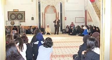 Valide Sultan Camii’nde Gençlik Buluşması Düzenlendi