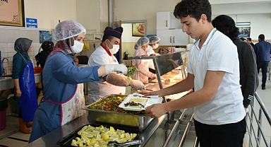 Karaman'da 8 bin Öğrenciye Ücretsiz Yemek Veriliyor