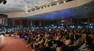 MÜZİK TOPLULUĞUNDAN MUHTEŞEM PERFORMANS
