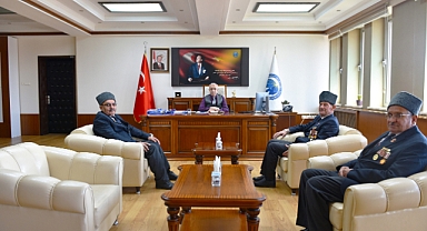 GAZİLER DERNEĞİ’NDEN REKTÖR KARAMAN’A ZİYARET