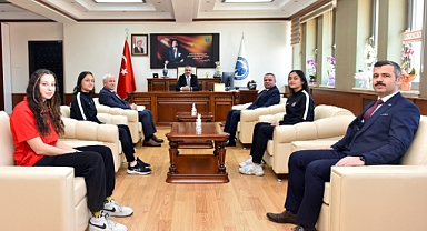 TAEKWONDO ŞAMPİYONASINDAN MADALYALARLA DÖNDÜ