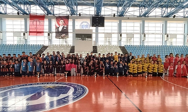 HENTBOL’DA İL BİRİNCİLERİ BELLİ OLDU