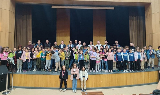 Mahalli Satranç Turnuvasının Kupaları Sahiplerini Buldu
