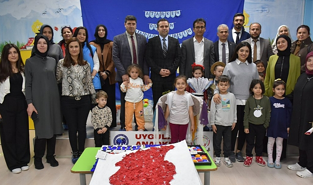 Minik Öğrenciler Sergileri İle Sıfır Atık Günü'ne Dikkat Çekti