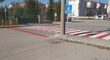 Yılmaz Babaoğlu Okul Önüne Işıklı Bariyer ve Yaya Geçitleri Tamamlandı.