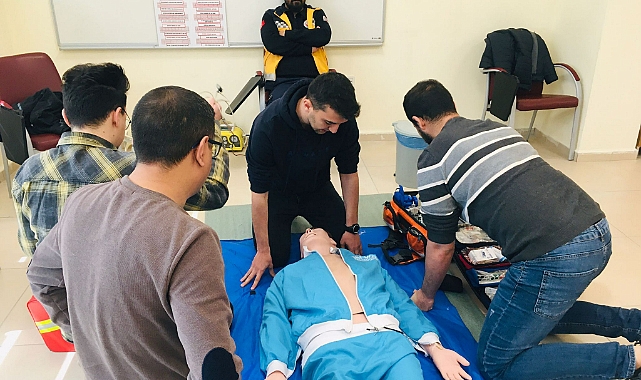112 Personeline Yetişkinlerde İleri Yaşam Desteği (İLYAD) Eğitimi Verildi