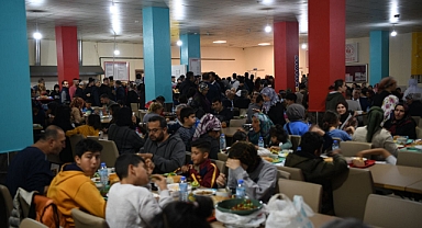 Karaman Nefise Sultan KYK Kız Öğrenci Yurdu'nda bir araya gelerek iftar yapıldı