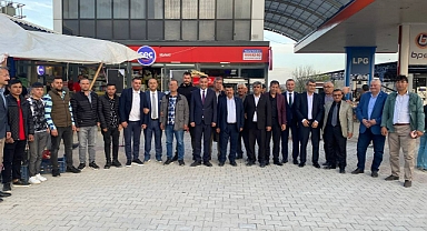 Mahmut Ünüvar, 2 bin kişilik iftarda kasaba halkıyla bir araya geldi