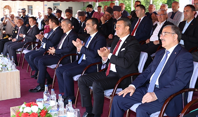 19 MAYIS ATATÜRK’Ü ANMA GENÇLİK VE SPOR BAYRAMI TÖRENLERLE KUTLANDI