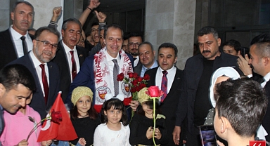 Karaman'da Fatih Erbakan ile Yeniden Refah Partisi Rüzgarı Esti