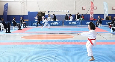 KARATE GRUP MÜSABAKALARINDA HEYECAN BAŞLADI