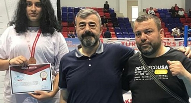 GENÇ BOKSÖR KEVSER ÖCAL TÜRKİYE ÜÇÜNCÜSÜ OLDU