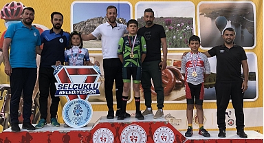 KARAMAN BİSİKLET TAKIMI’NDAN 3 BRONZ MADALYA