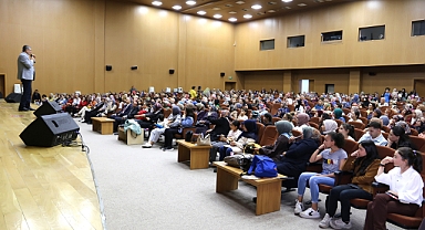 ÜNLÜ YAZAR ALİŞAN KAPAKLIKAYA KARAMANLILARLA BULUŞTU