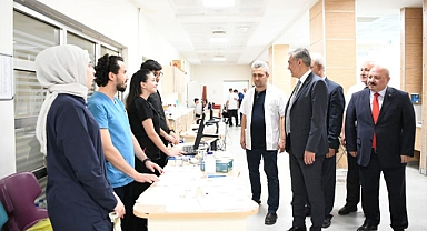 Vali Tuncay Akkoyun Sağlık ve İtfaiye Personeli ile Bayramlaştı