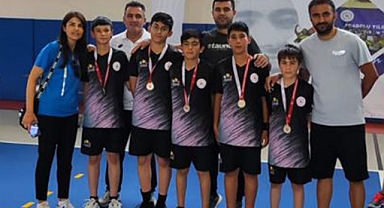 ANALİG BADMİNTON’DA ÇEYREK FİNALE YÜKSELEN TAKIMLAR BELLİ OLDU