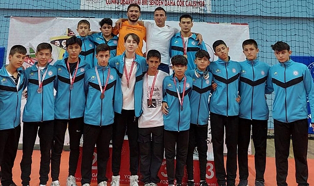 KARAMAN ANALİG GÜREŞ TAKIM FİNAL BİLETİNİ KAPTI