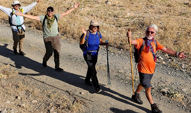 KARAMAN BELEDİYESİ PERS YOLU YÜRÜYÜŞCÜLERİNİ AĞIRLADI