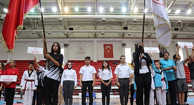 TEKVANDO’NUN YILDIZLARI KARAMAN’DA BULUŞTU