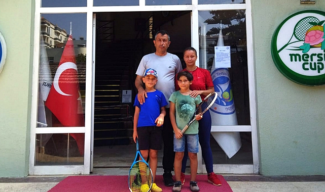 TENİSTE 1 ALTIN 1 BRONZ MADALYA