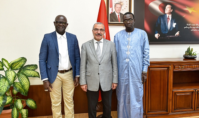 SENEGALLİ BELEDİYE BAŞKANLARINDAN REKTÖR GAVGALI’YA ZİYARET