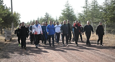 Amatör Spor Haftası Etkinlikleri Vali Hakkı Teke Ormanı’nda yapılan yürüyüş ile başladı