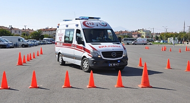 Ambulans Sürüş Güvenliği Eğitimi Verildi