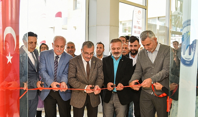 CUMHURİYETİMİZİN 100. YILI ANISINA KARMA SERGİ DÜZENLENDİ