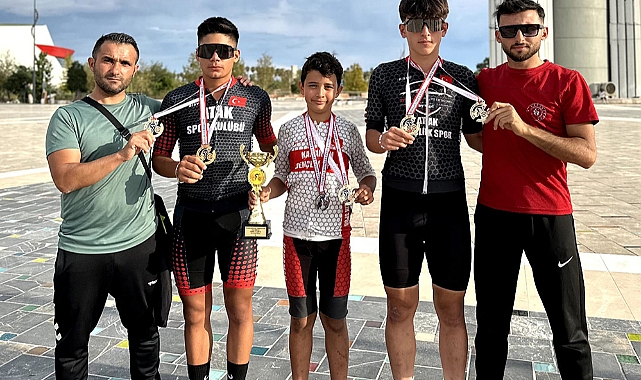 KARAMAN BİSİKLET TAKIMI SEZON KAPANIŞI YARIŞLARINI ZİRVEDE TAMAMLADI