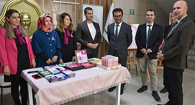 Meme Kanserine Farkındalık Oluşturmak İçin Stant Açtılar