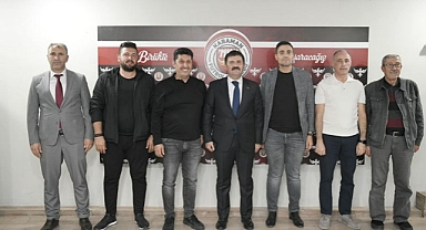 Vali H.Engin Sarıibrahim, Karaman Futbol Kulübü'ne Moral Ziyaretinde Bulundu