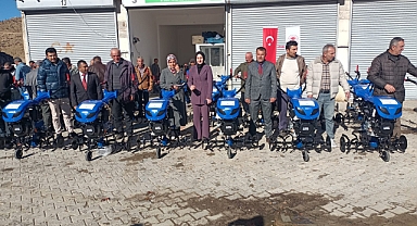 EL TRAKTÖRLERİ SARIVELİLER'E HAYIRLI OLSUN