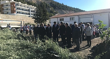 ERMENEK İLÇESİNDE 17.287 FİDAN TOPRAKLA BULUŞUYOR.