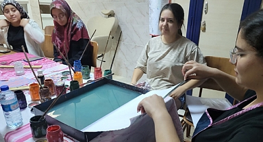 GSB KARAMAN YURTLARINDA EBRU KURSU YOĞUN İLGİ GÖRÜYOR