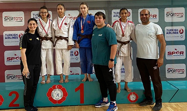 KARAMANLI JUDOCULAR İLLERARASI TÜRKİYE JUDO ŞAMPİYONASINDA MADALYA KAZANDI