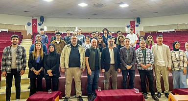 KMÜ’DE ‘CUMHURİYETİMİZİN 100. YILI’ KONULU KONFERANS