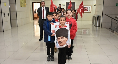 İlyas Küçüker İlkokulu Öğrencilerinden, İl Müdürü Çalışkan’a Anlamı Ziyaret