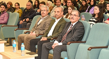 KMÜ'DE 'MEVLANA'NIN DİLDEN GÖNÜLE ULAŞMA BİÇİMİ' ANLATILDI
