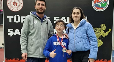 KARAMAN ATLETİZM TAKIMI BURSA’DAN MADALYALARLA DÖNDÜ