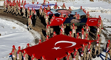 Türkiye 'Bu Toprakta İzin Var' Temasıyla Şehitler İçin Yürüdü