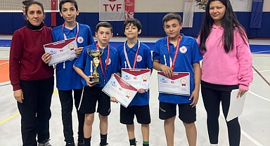 BADMİNTON’DA KARAMAN’I TEMSİL EDECEKLER