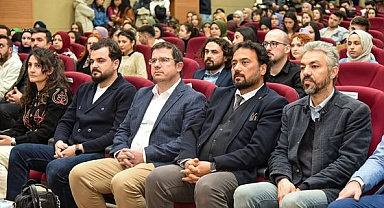  'Toplum Ruh Sağlığı Konusunda Eğitim Fakültesinin Önemi' Konulu Konferans Gerçekleştirildi