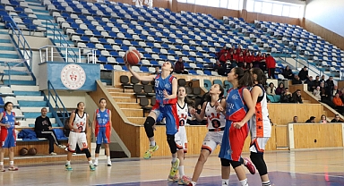 U14 KIZLAR BASKETBOL BÖLGE ŞAMPİYONASI’NIN KARAMAN ETABI SONA ERDİ
